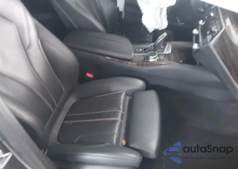 2019 BMW 540 из США, поврежденный, VIN WBAJE5C59KWW06369